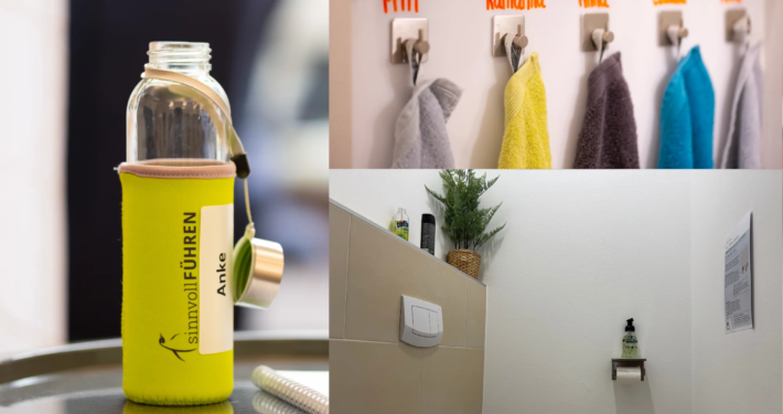 Zum Tag der Umwelt: Wie Schaumseife und kleine Gesten die Welt verändern 1 Collage mit drei Bildern aus einem Seminarraum: Links eine Glasflasche mit grünem Neoprenüberzug, der mit „sinnvollFÜHREN“ und einem Namensschild beschriftet ist. Rechts oben mehrere farbige Handtücher, jeweils mit Vornamen gekennzeichnet, ordentlich an Haken aufgehängt. Rechts unten ein gepflegtes WC mit Pflanzen, Schaumseife und Wandhinweis – alles sauber und aufgeräumt.